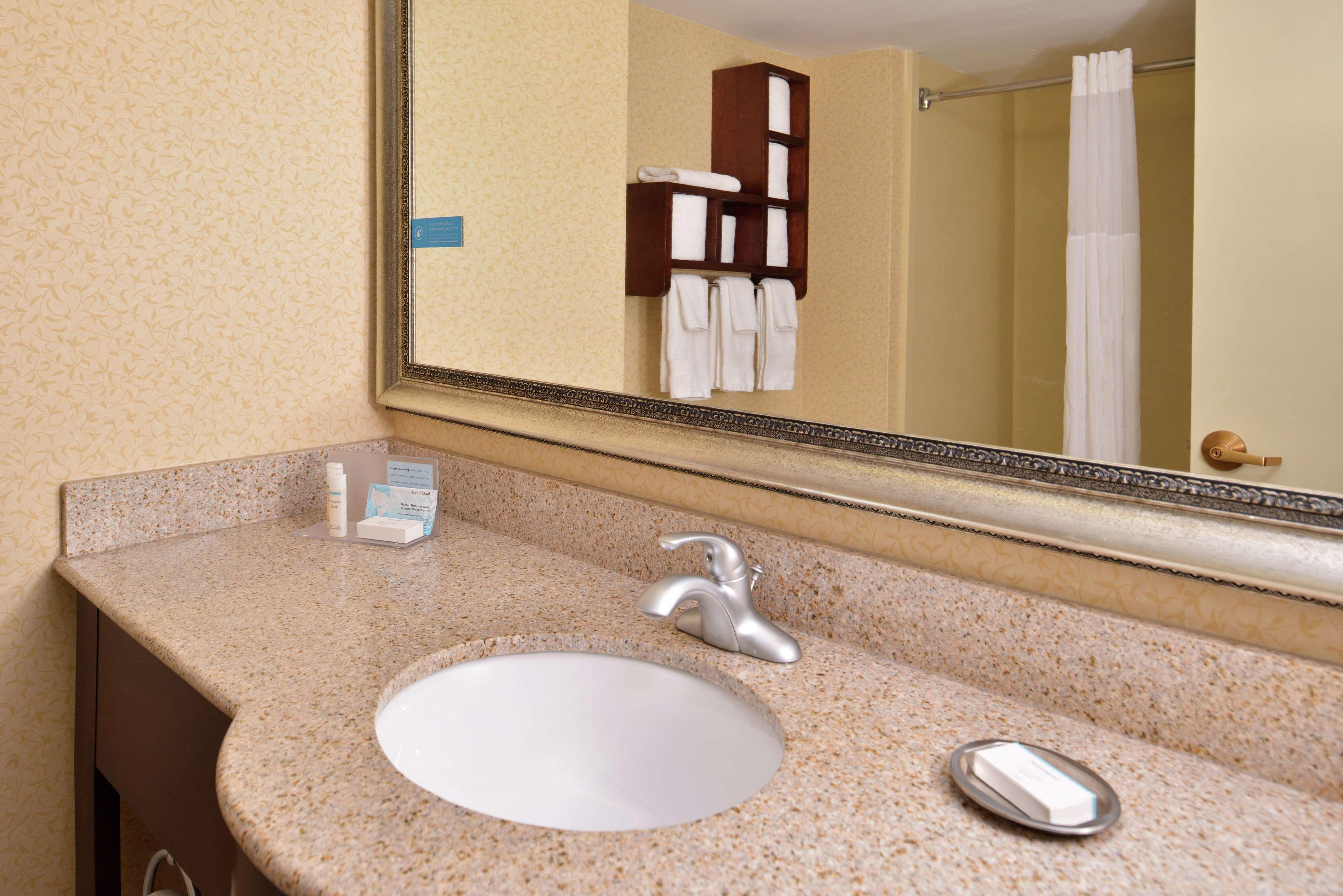 Hampton Inn Staunton Exterior foto