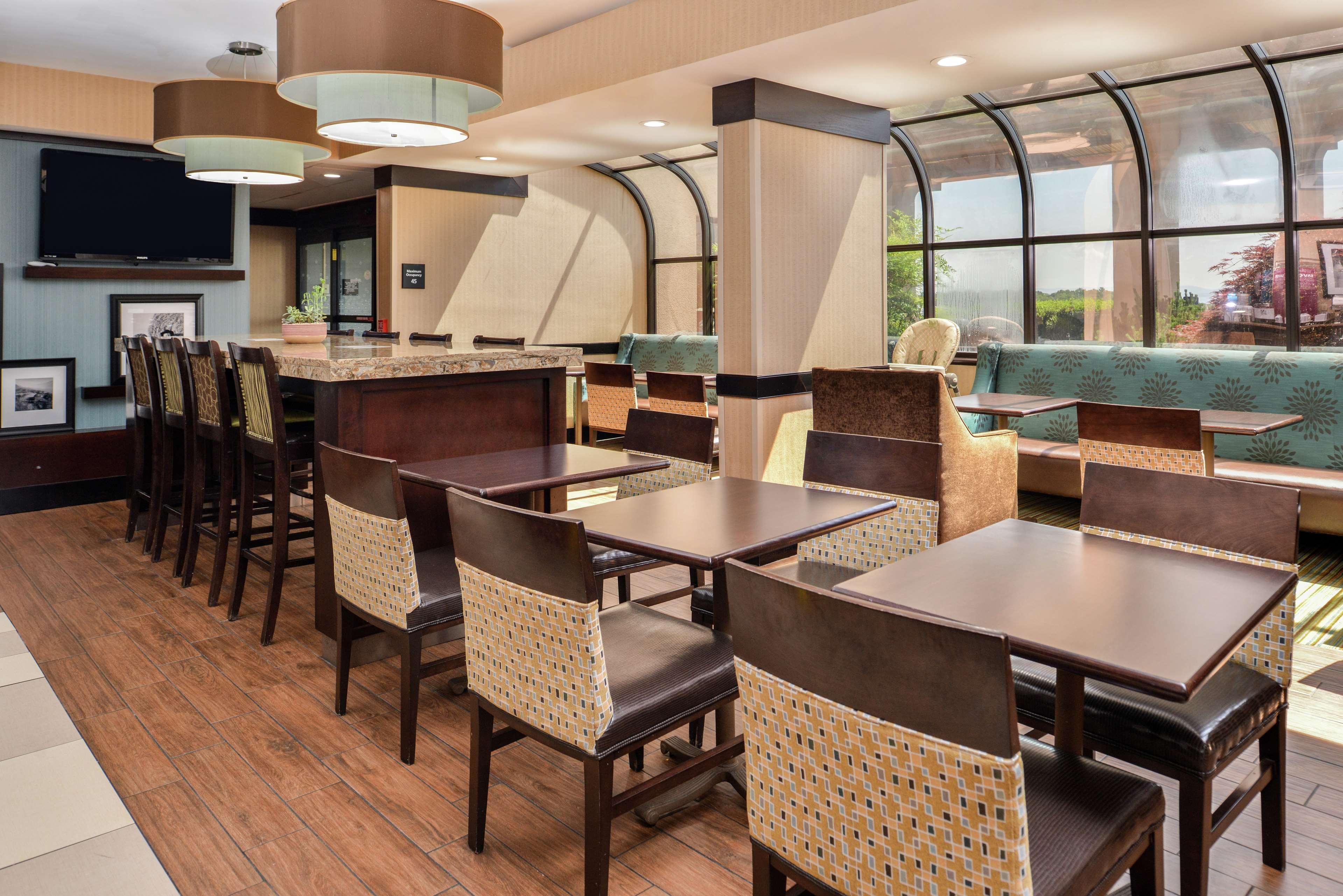 Hampton Inn Staunton Exterior foto