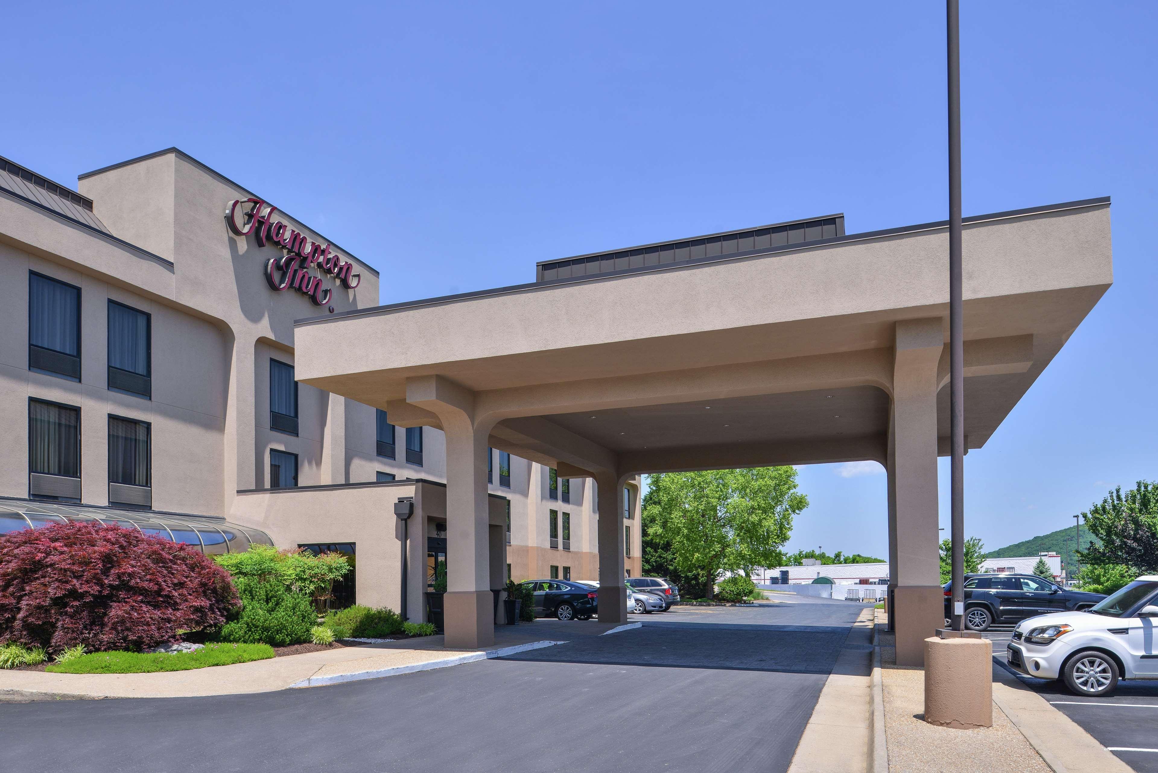 Hampton Inn Staunton Exterior foto