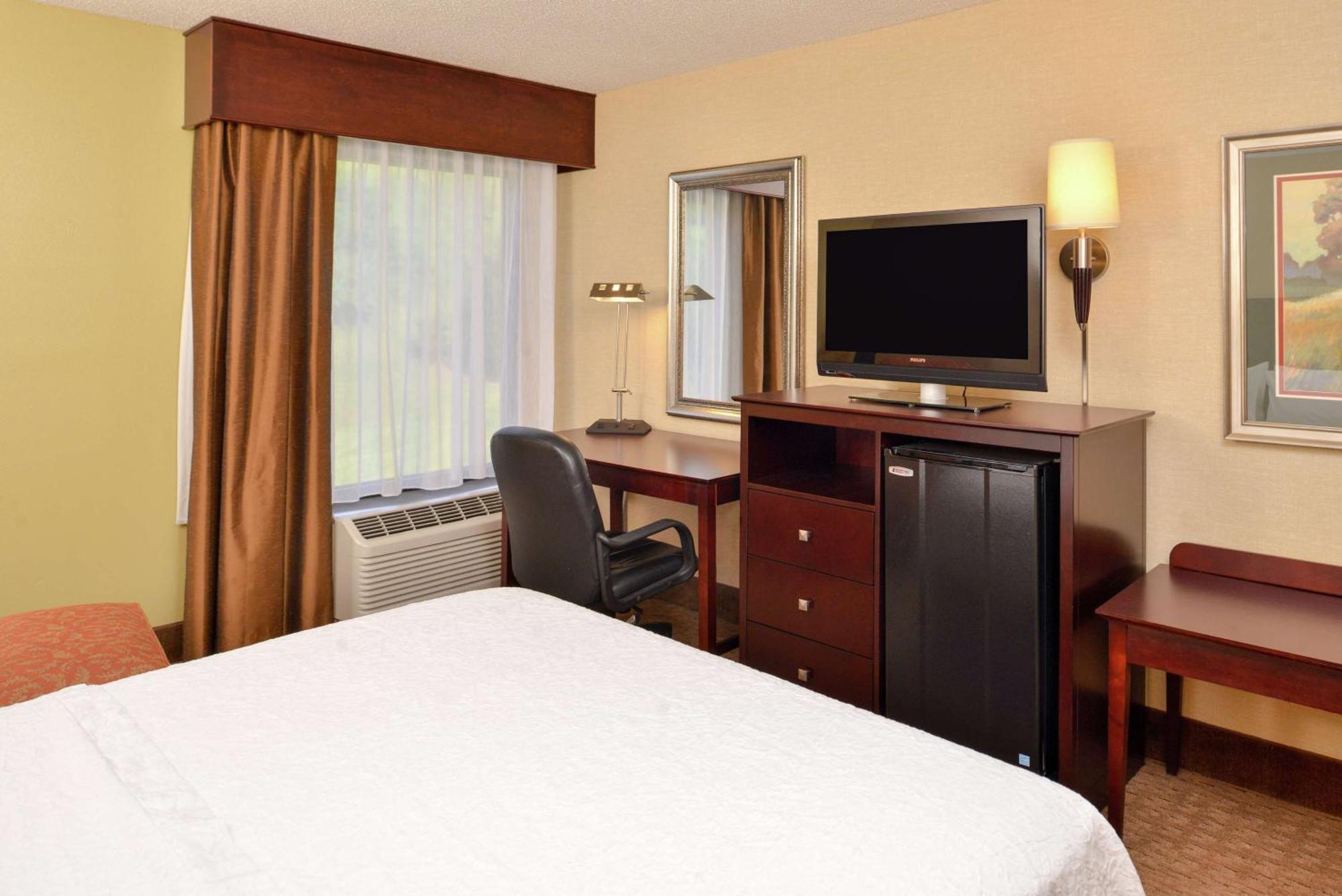 Hampton Inn Staunton Exterior foto