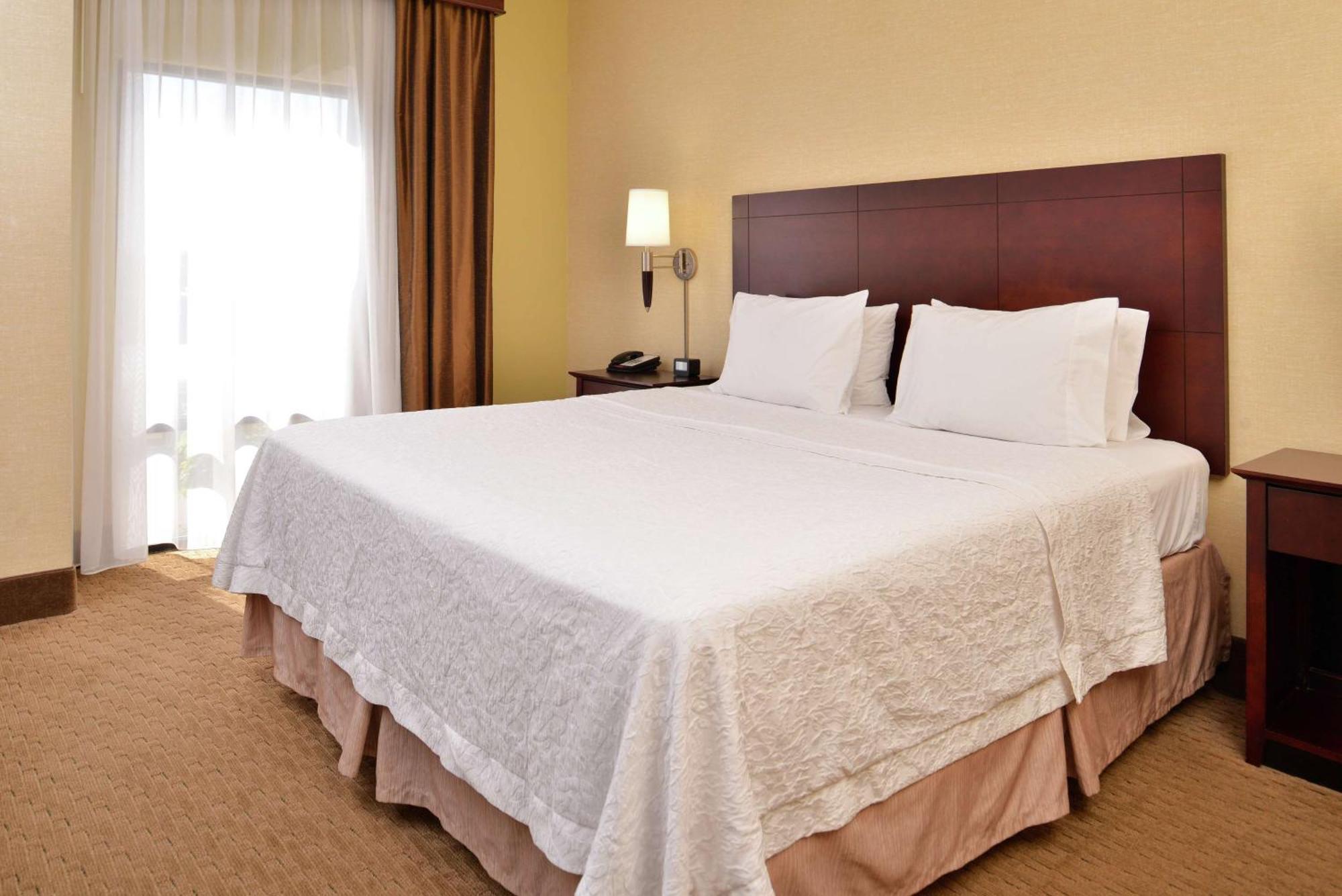 Hampton Inn Staunton Exterior foto