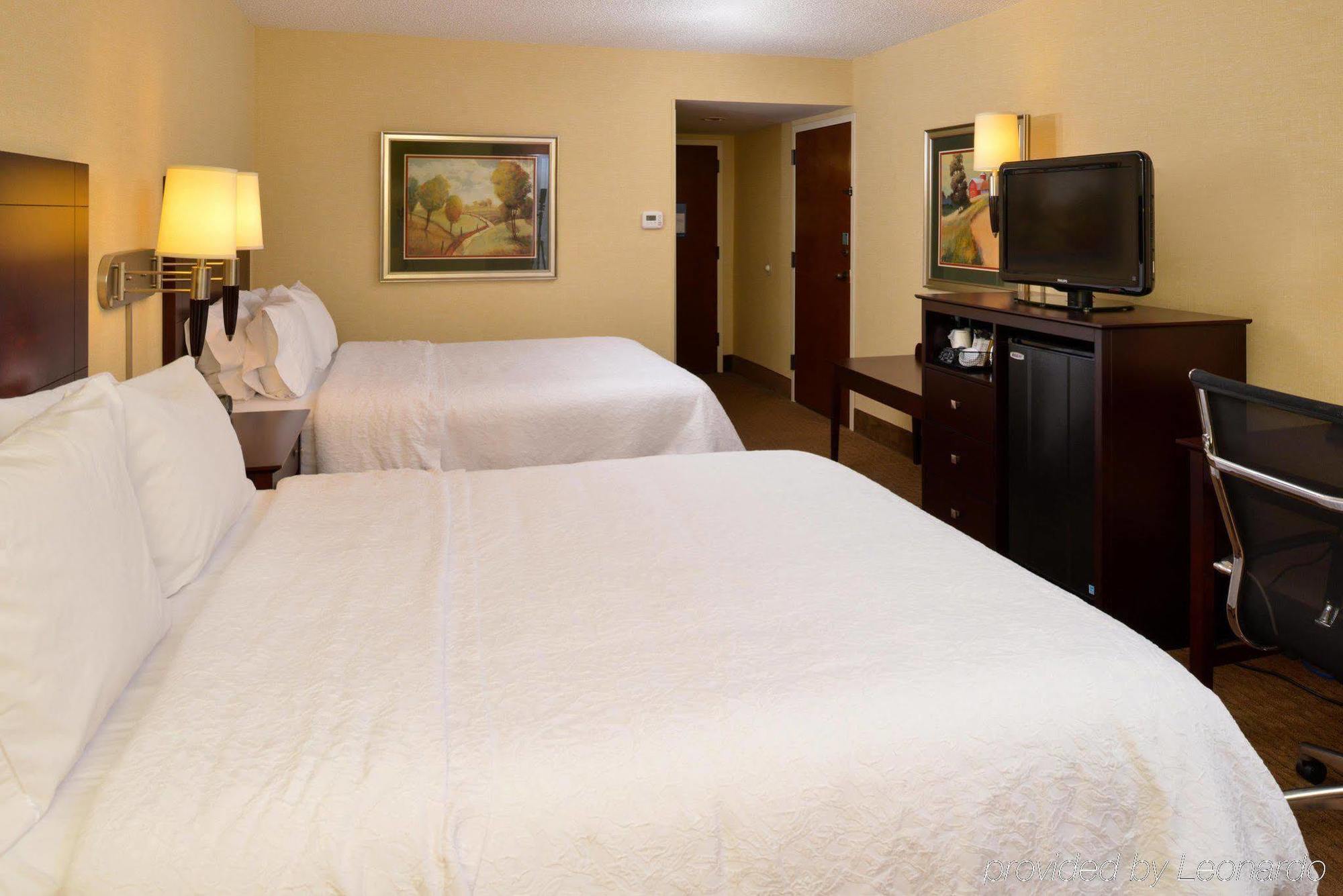 Hampton Inn Staunton Exterior foto